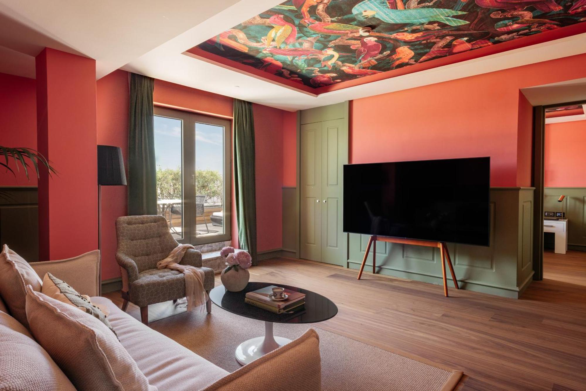 Penthouse Suite Red Level,1681712806:JPEG